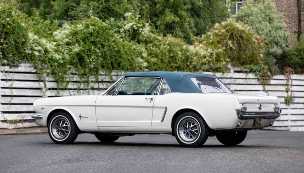 Снимка: Bonhams